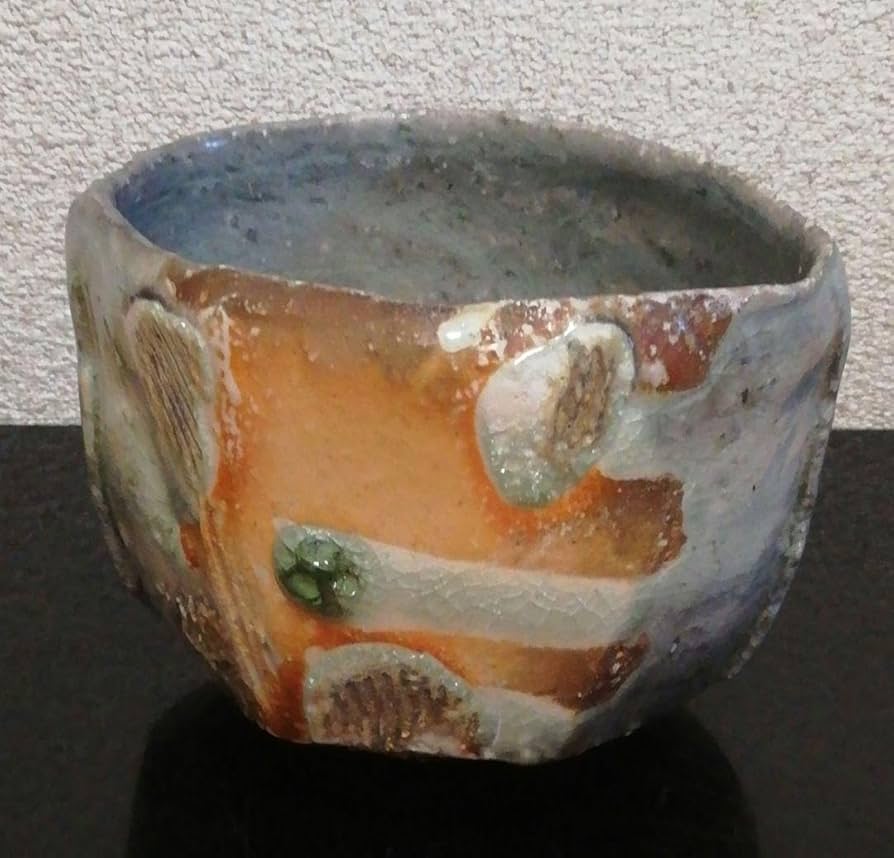 高松俊人作　西山窯　伊賀焼　窯変　茶碗　共箱　共布　略歴付　茶道具 Amazon.co.jp: 高松俊人作 西山窯 伊賀焼 窯変 茶碗 共箱 共布 略歴付