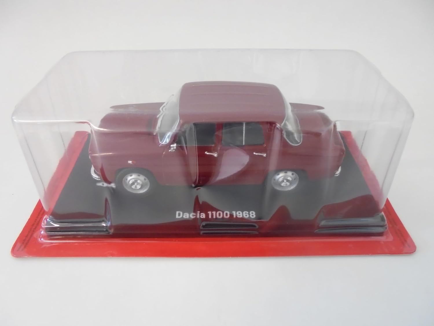 OPO 10 - Collectible Miniature car 1/24 Compatible with Dacia 1100 (Renault 8) 1968 VQR25