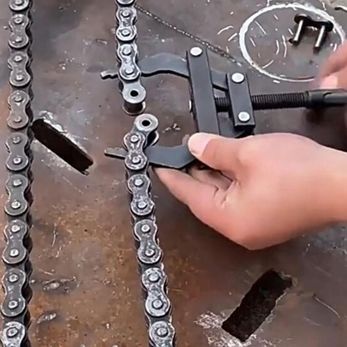 Adjustable Motorcycle Chain Tensioner Tool Steel Material with Easy-to-use Design for Motorcycle Chain Maintenance Size L for Professional Mechanics and DIY Enthusiasts