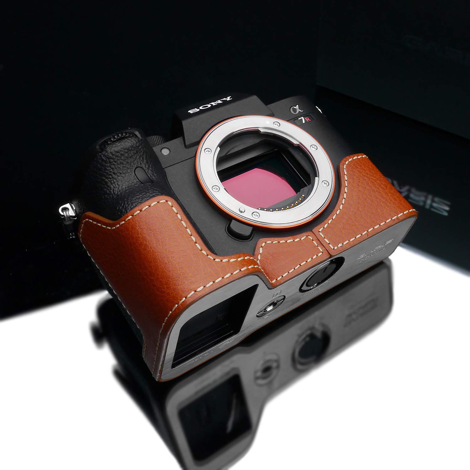 SONY α7R4本体 + GARIZのボディケース Amazon | GARIZ SONY α7 IV 用 本革カメラケース XS-CHA7M4BK