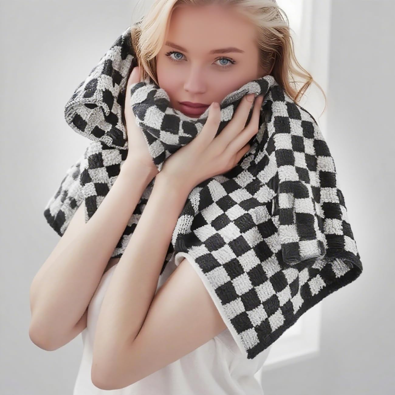 Hand Towels for Bathroom 4 Pack, Cotton Soft Absorbent Kitchen Checkered Hand Towels Decorative Set, Cute Black and White Bath Towels 13 X 29 Inches - Image 2