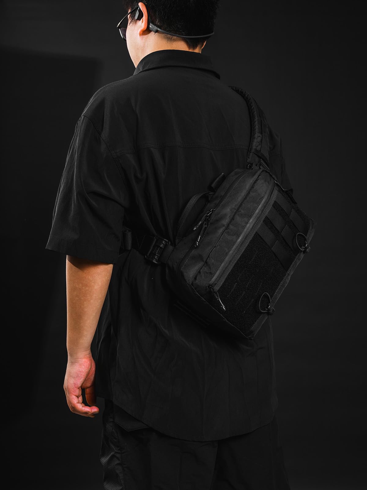 TACTICAL_GEEK Cache L3 Pro EDC torba na ramię, torba na klatkę piersiową z regulowanym paskiem, torba na ramię do codziennego użytku na zewnątrz i w podróży, duża pojemność, organizer na aparat, drony