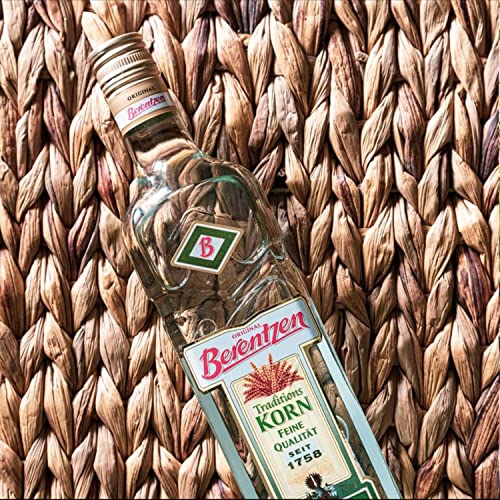 Berentzen | Traditionskorn | Fein-mild und klassisch aus hochwertigem Weizen | Vielseitig pur, auf Eis oder für Mixgetränke | 0,7L | 32% Vol.