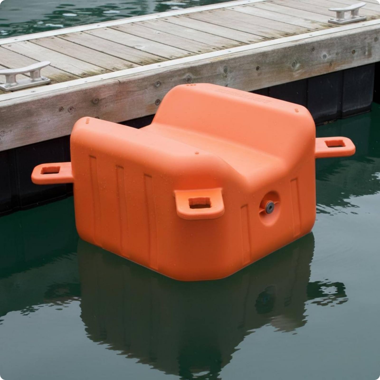 Sharplace Flotante para Muelle Base en HDPE Rígido con Superficie Lisa y Moldeados Visibles Apta para y Conexión Sencilla Adecuada para Deportes Acuáticos