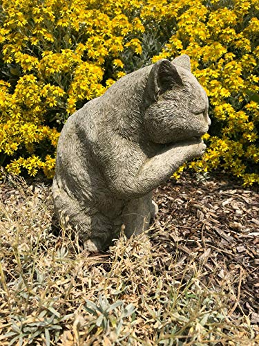 Statue de chat en pierre reconstituée pour décorer le jardin