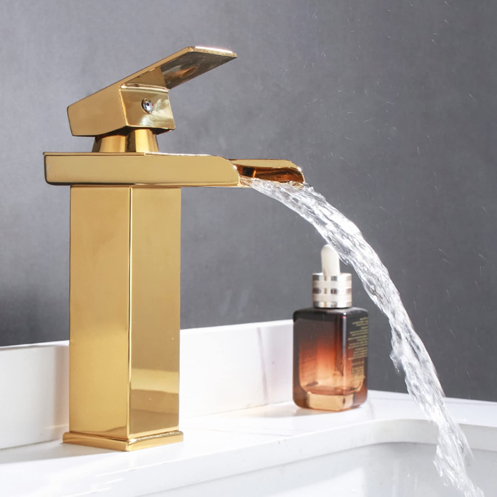 Robinet cascade doré en acier inoxydable mitigeur de lavabo de salle de bain court eau chaude froide