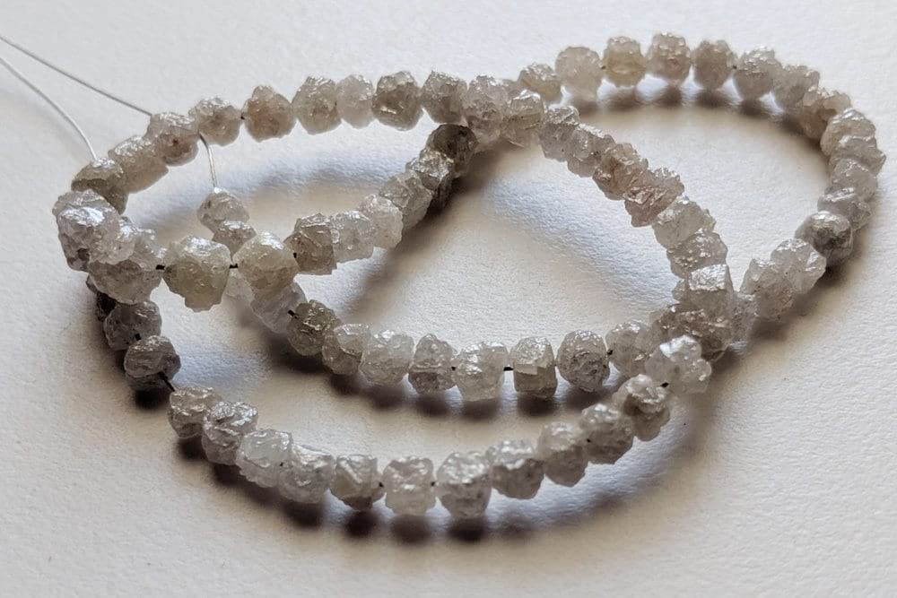 3,5-5,5 mm surowe białe szare diamentowe koraliki, szorstkie diamentowe koraliki, białe szare surowe nieoszlifowane diamentowe koraliki do biżuterii