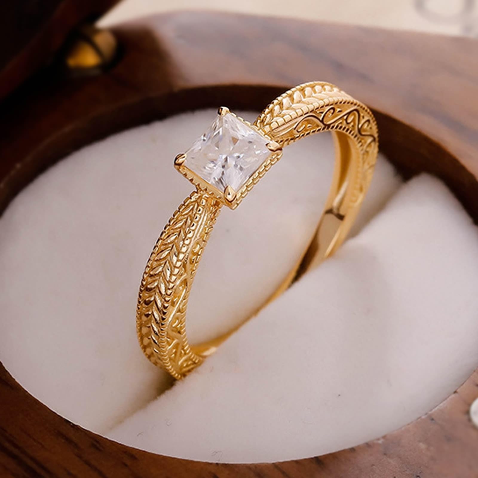 Anillo solitario de oro amarillo de 9 K/14 K/18 K con moissanita de princesa, espiga de trigo solitario