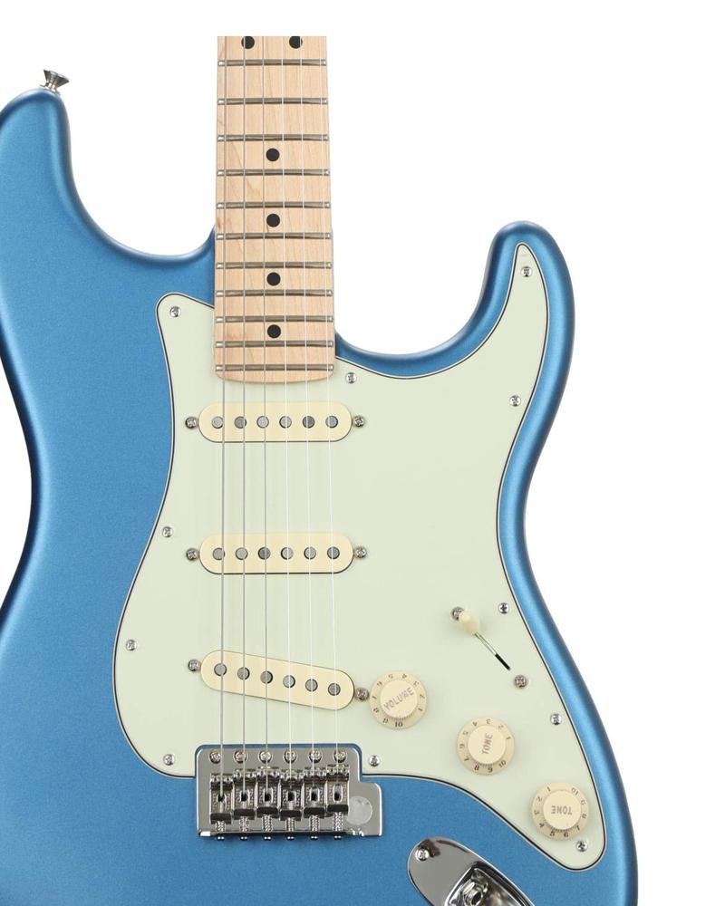 Amazon.com: Fender American Performer Stratocaster - Satin Lake