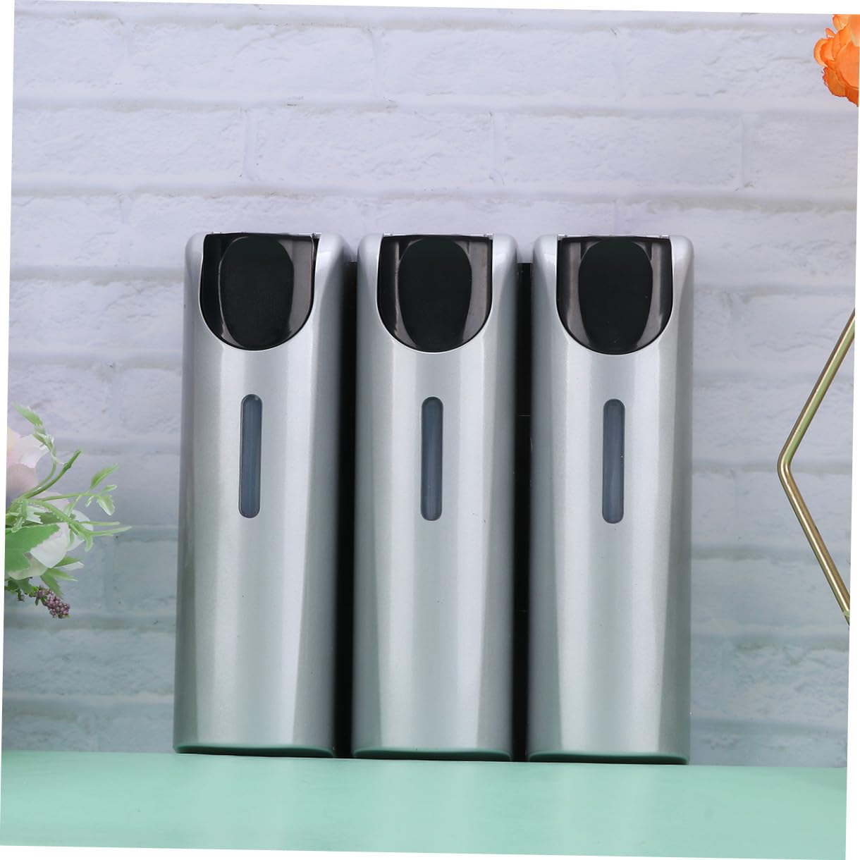 ULTECHNOVO Dispenser da Muro a Tre Scomparti e Facile da Pulire per Uso Domestico Leggero in Metallo e Contenitore Liquido Argento per Bagno e Doccia
