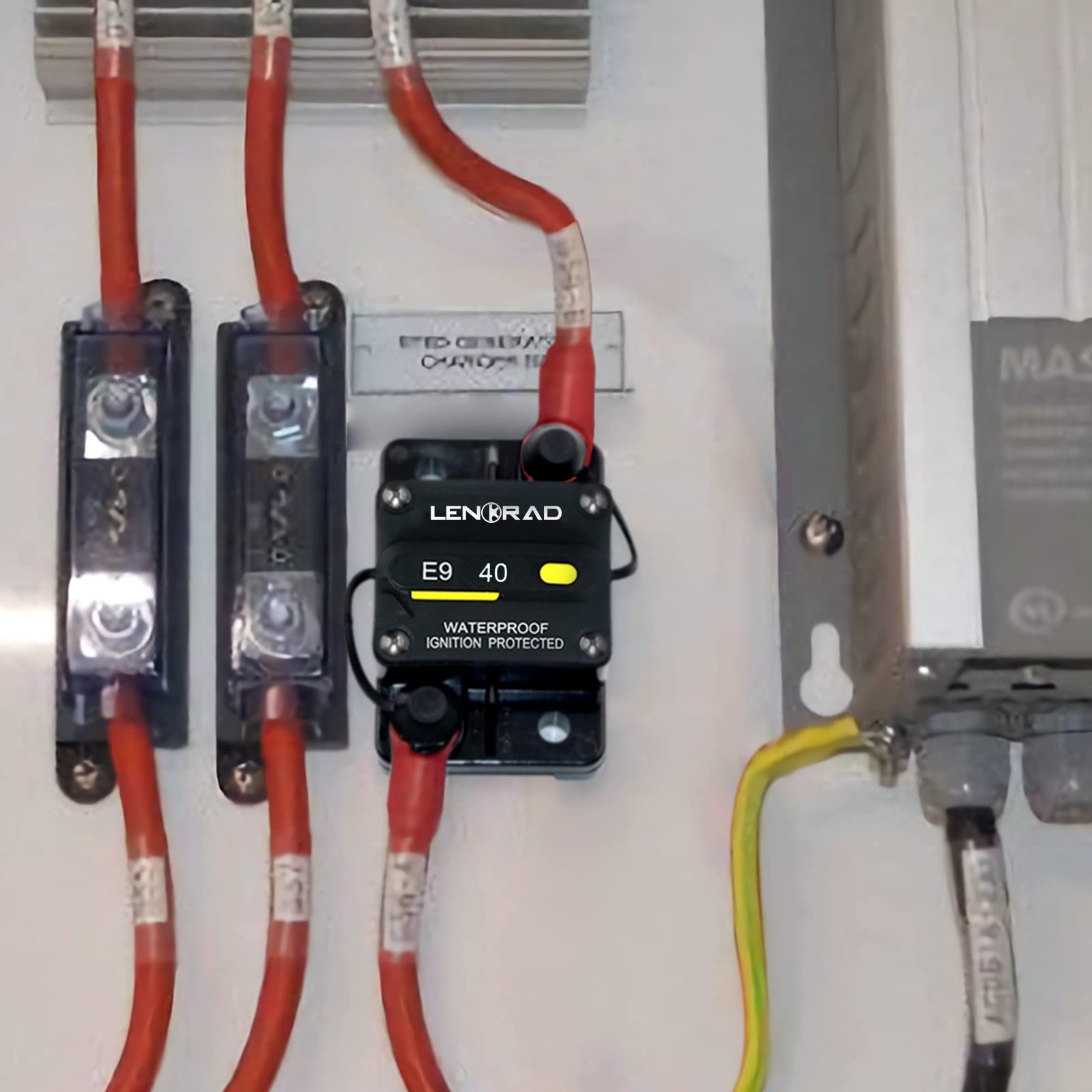 Wyłączniki do montażu powierzchniowego 40 A z ręcznym resetowaniem, 12 V-42 V DC, wodoodporne (40 A)