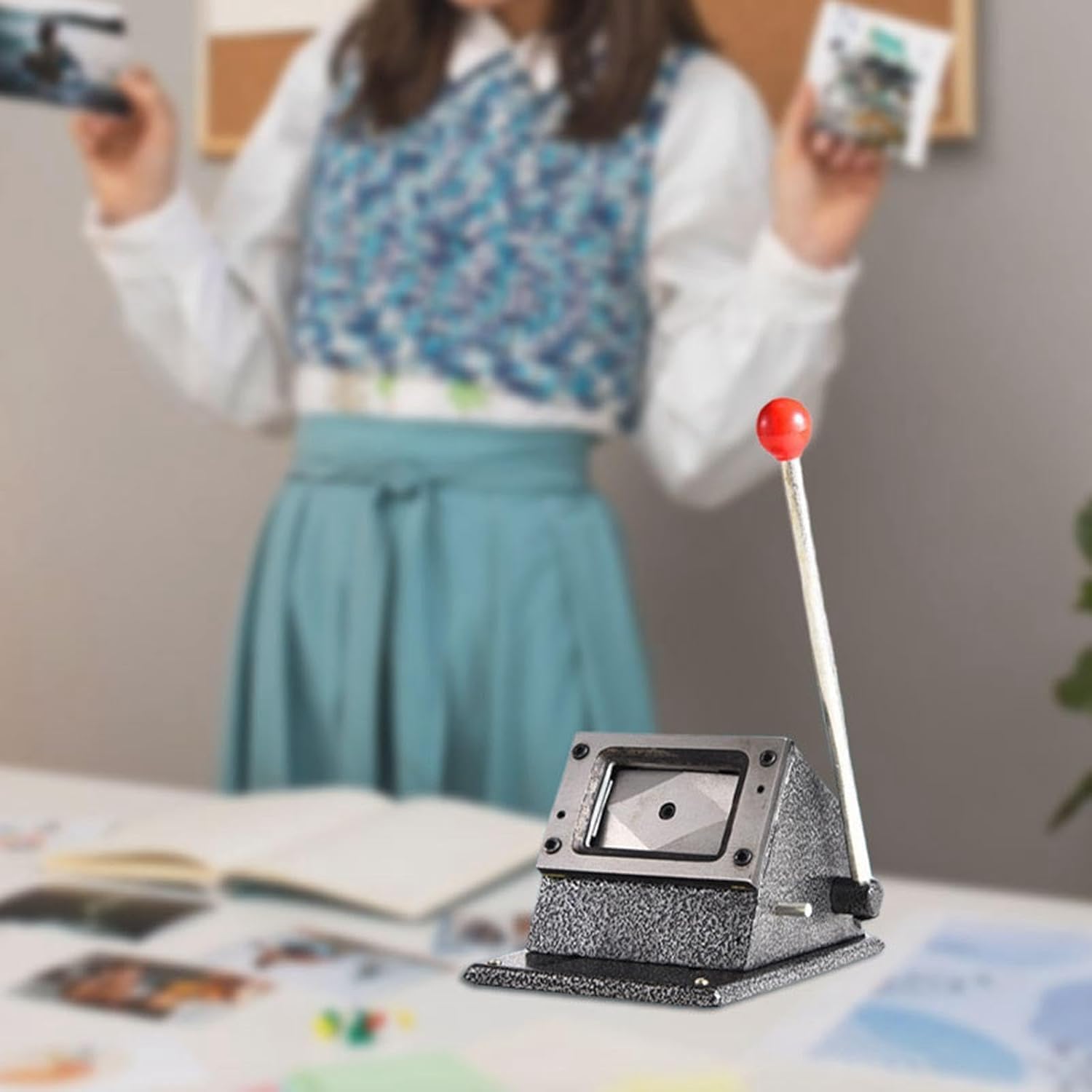 Taglierina Manuale per Fototessere - Perforatrice da Tavolo per Carte Didentità, per Tagli Rapidi E Precisi - Ideale per Luso Domestico O in Ufficio.
