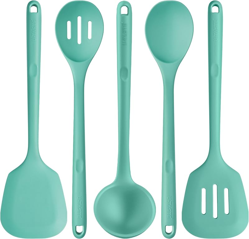 U-Taste Juego de 5 utensilios de cocina de silicona, 13.6 pulgadas de largo, Aqua Sky | Herramientas y dispositivos de cocina de grado alimenticio resistentes al calor de 600 °F, espátula ancha extra larga, cucharón para servir mezclar y revolver