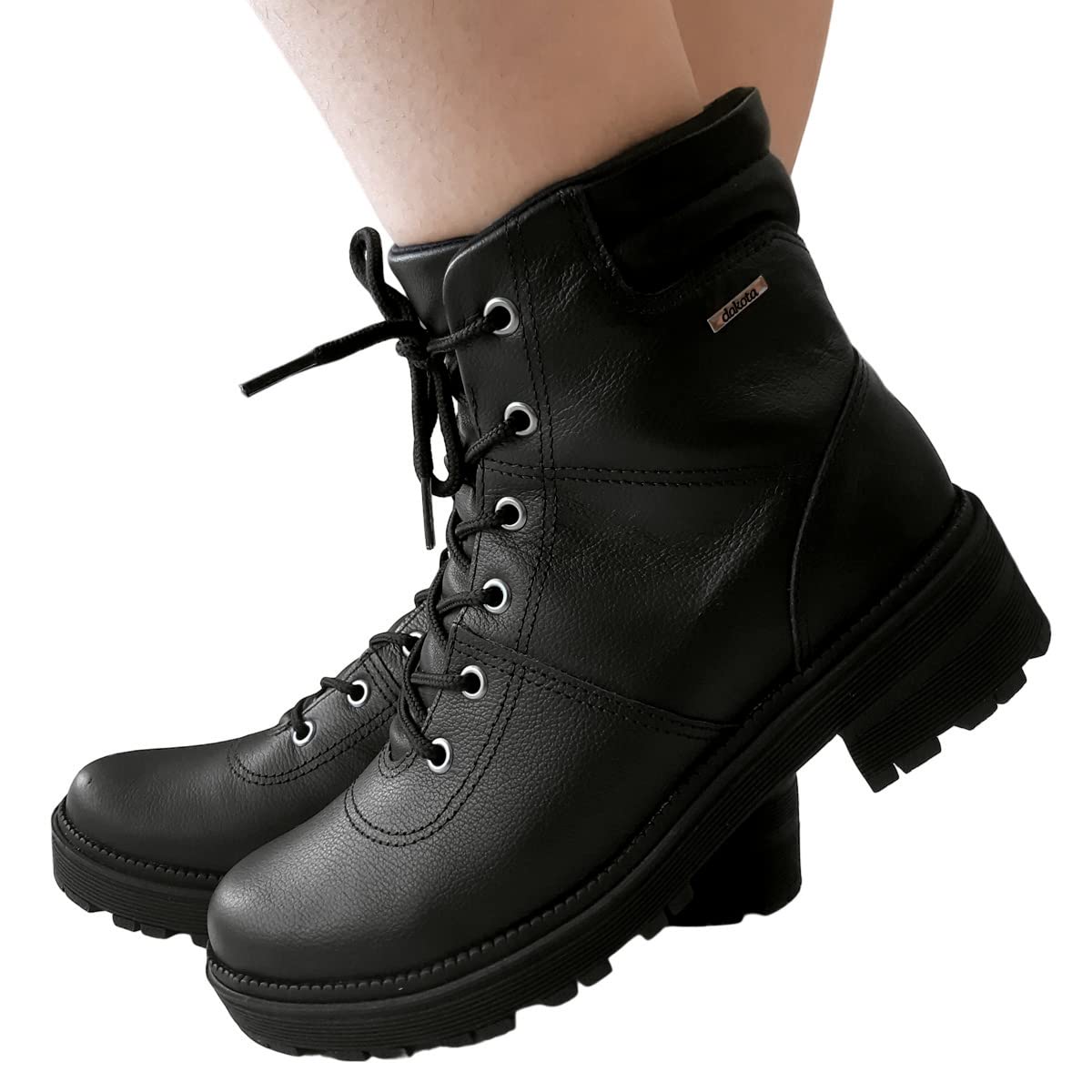 Bota Dakota Coturno Tratorado em Couro G5681 Preto em promoção! Veja a oferta e mais achadinhos de Botas 7 Hoje é o melhor dia para comprar Bota Dakota Coturno Tratorado em Couro G5681 Preto com aquele preço maroto! Promoção! Aproveite a oferta! 7