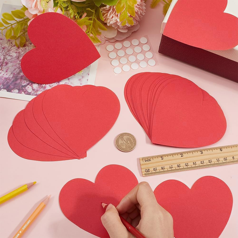 SOFPLATE 50 Pz. Ritagli Di Carta A Forma Di Cuore Rosso Da 4 Pollici Per San Valentinos Cartoncino Per Bacheca A Forma Di Cuore Con 50 Pezzi Di Nastro Biadesivo Rotondo Per
