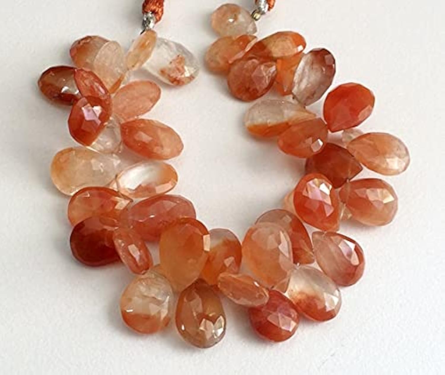 Quartz rutile rouge rare en fil de 8 pouces idéal pour offrir un cadeau artisanal précieux
