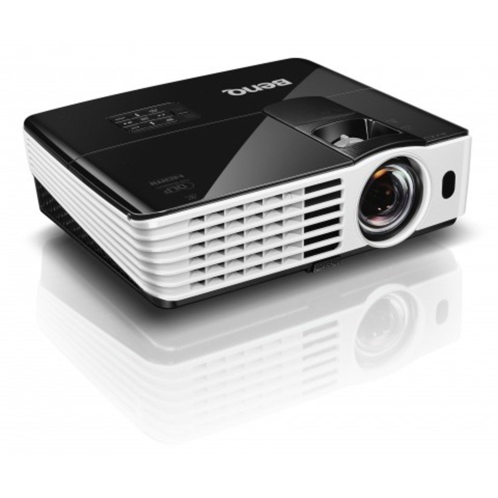 BenQ TH682ST Proiettore Ottica Corta, FHD, Luminosità 3000 Ansi Lumen, Contrasto 10.000:1, HDMI 1.4a, Bianco/Nero [Vecchio Modello]