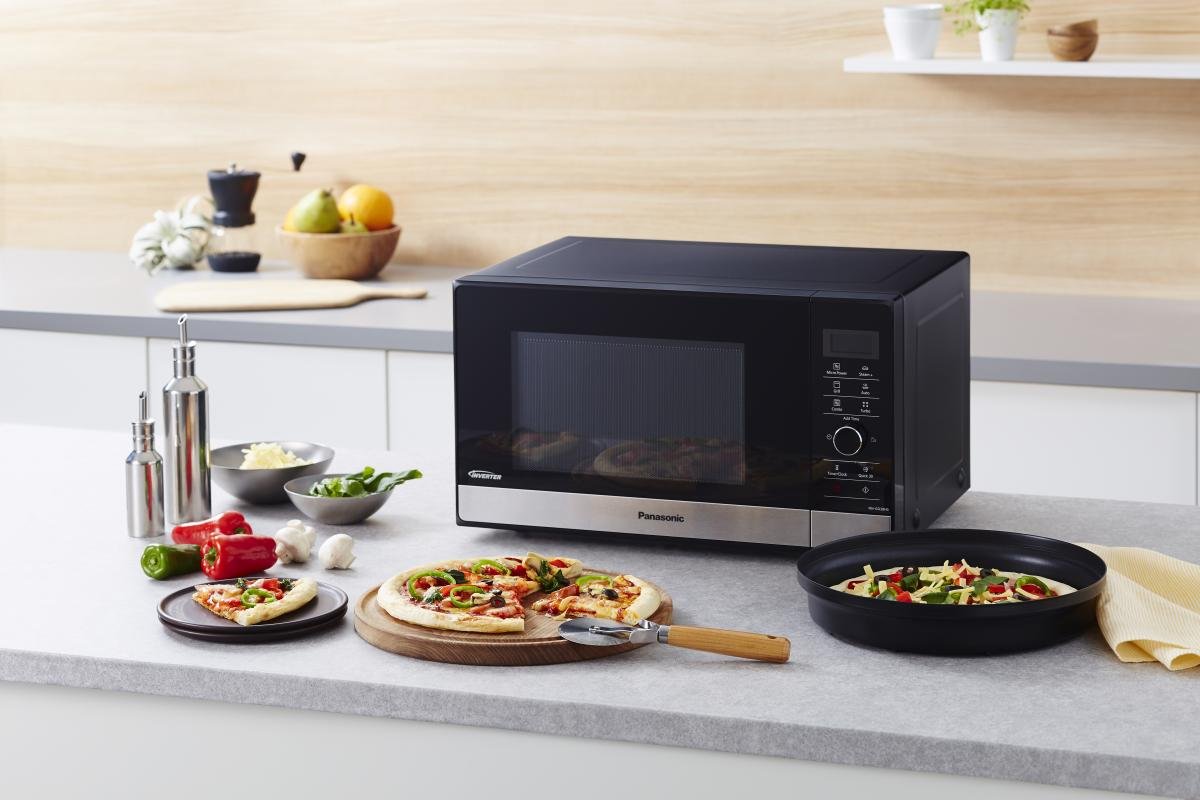 Panasonic Forno a microonde NN-GD38HSGTG con grill (1000 W, vaporiera, forno a microonde combinato, padella per pizza, 23 litri) in acciaio inossidabile nero