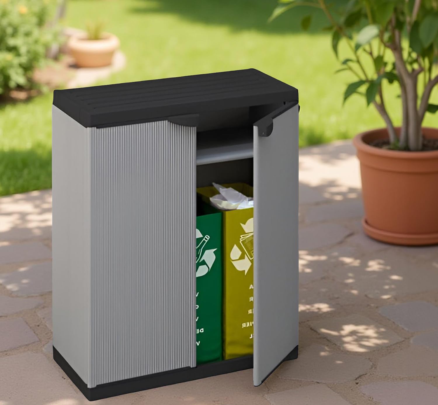 Armadio Basso 2 Ante da Esterno 68x40x85h cm, Ripiano e Maniglie + 3 Borse Raccolta Differenziata Colorate - Idrorepellente, Riciclaggio, Robusto, Anti odore, Lavabile - Sistemi Modulari