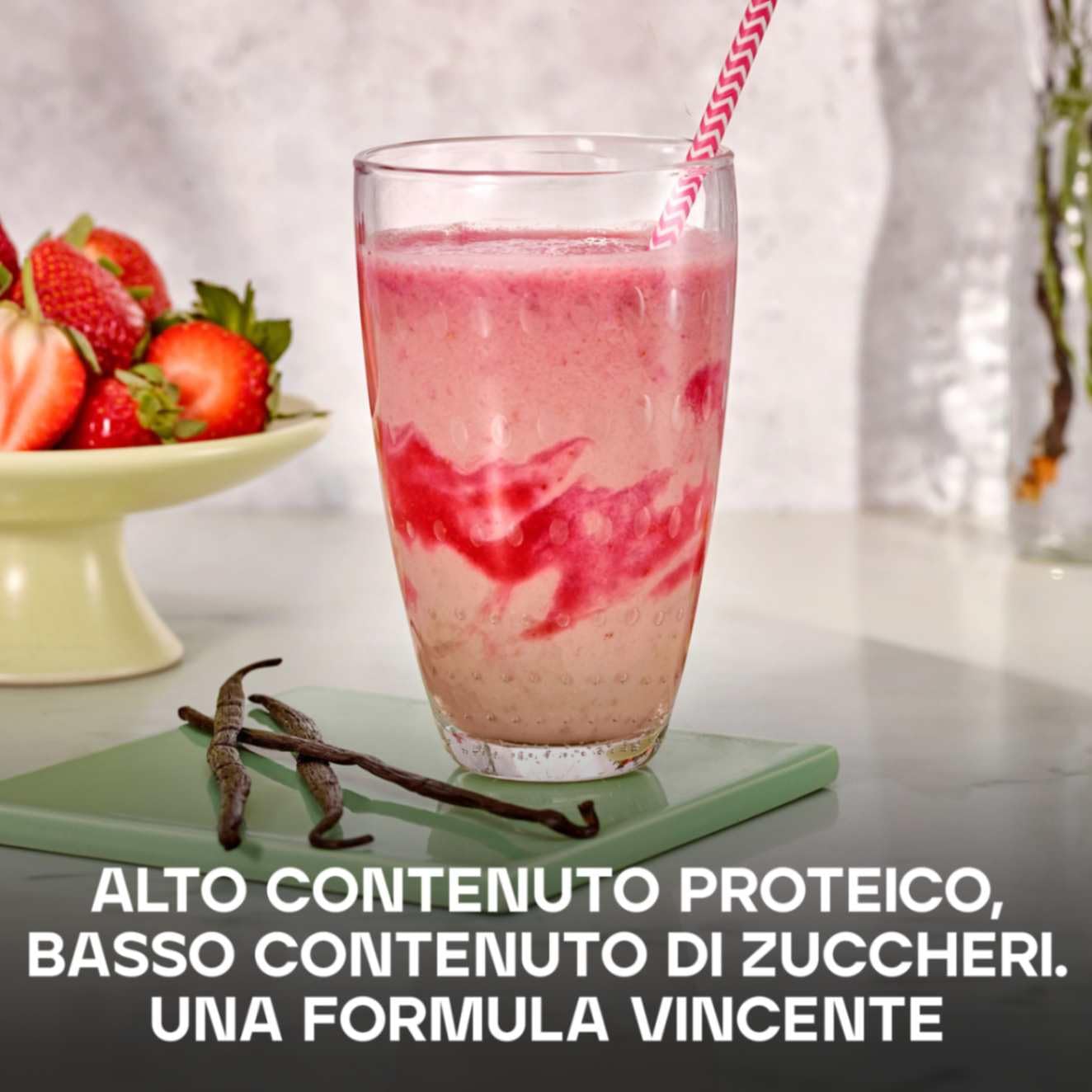 Bulk Pure Whey Proteine in Polvere | Fragola | 22g Proteine e 5g BCAA per dose | Basso contenuto di zuccheri | Supporta la crescita e il recupero muscolare | Facile da miscelare | 1kg