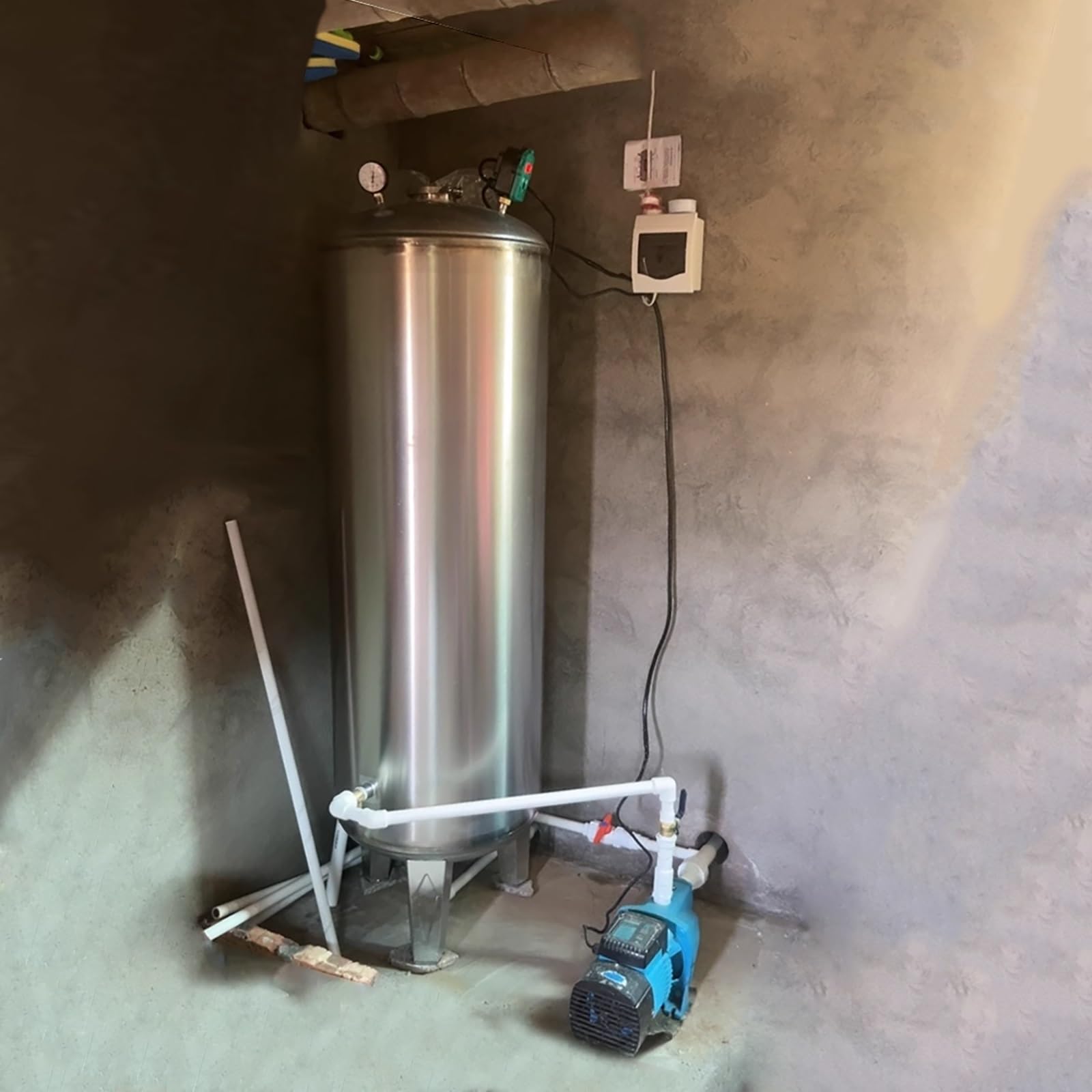 Serbatoio dell'acqua pressurizzato in acciaio inossidabile con kit di installazione, serbatoio di stoccaggio della pompa verticale da 100 litri per la pressione dell'acqua industriale del giardino