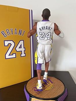 Amazon.co.jp: 特大サイズ コービー ブライアント フィギュア 38cm NBA