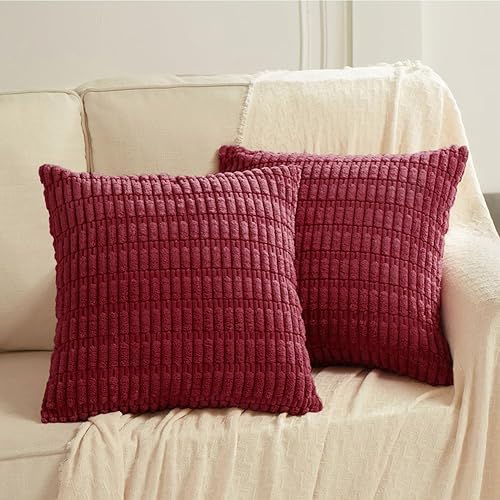 Fancy Homi - Paquete de 2 fundas de almohada decorativas de color burdeos para Navidad de 24 x 24 pulgadas para sala de estar, sofá, cama, estilo