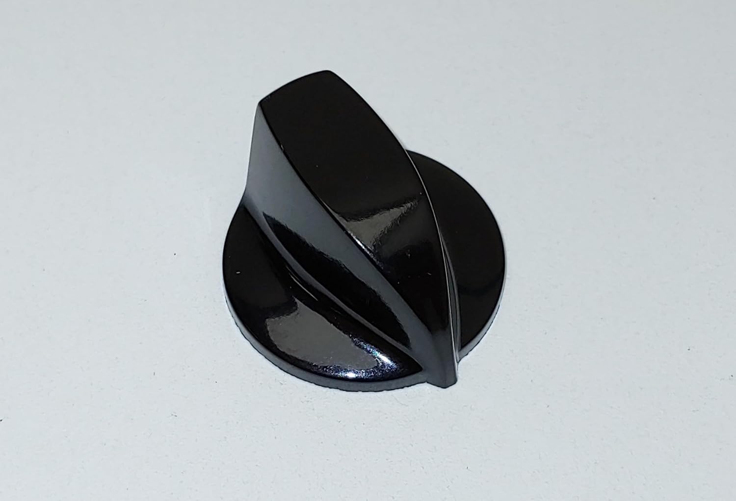JL Missouri Parts & Misc. 1.12" Diameter Black Knob Pointed 0.25" D Half Moon 1/4" Shaft 5/32" Flattened Phenolic Plastic Replacement, 0.62" Tall