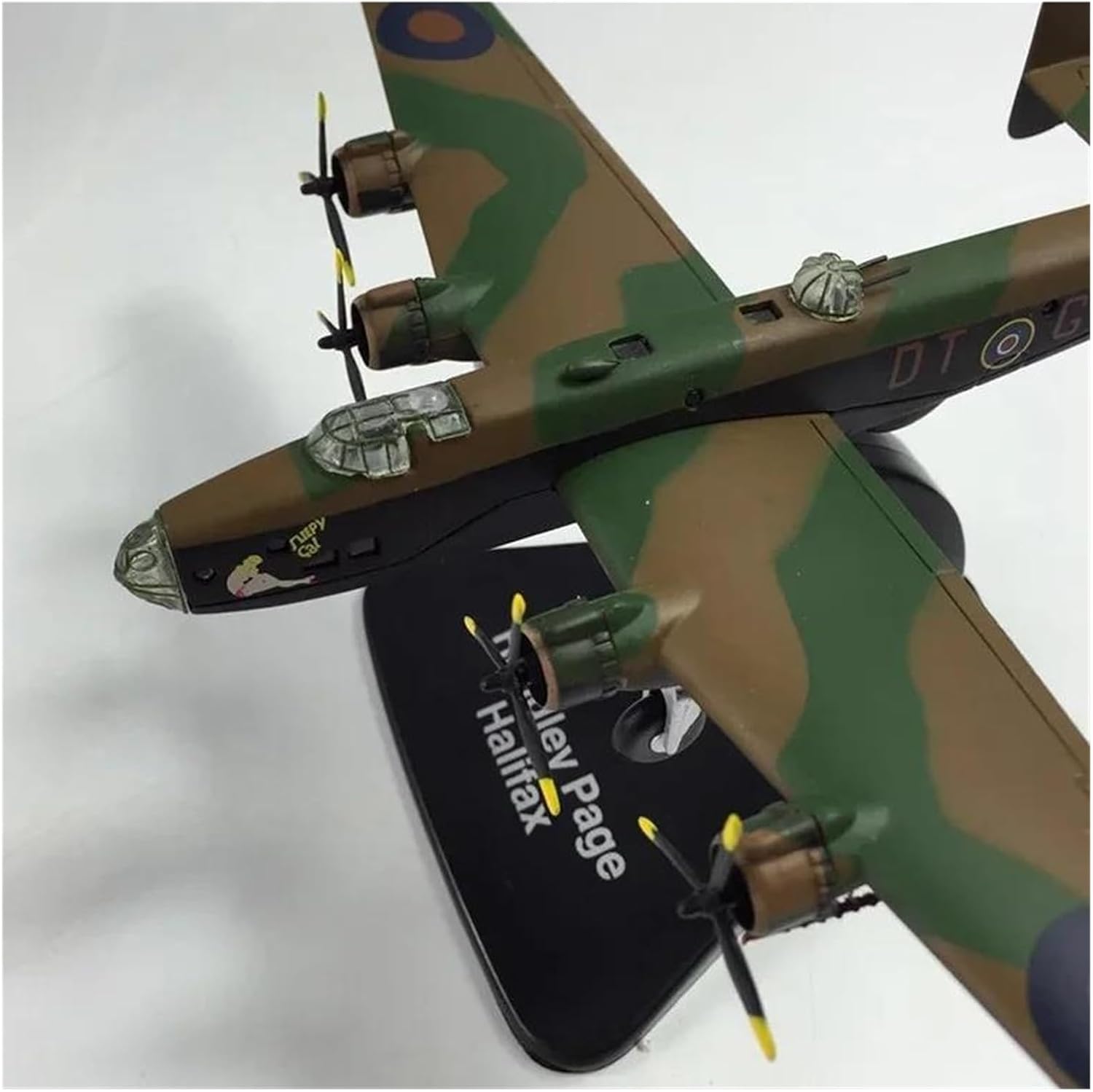 Scale Airplane 1:144 for Halifax Bomber Aircraft Diecast Alloy Fighter Plane Model Science Popularization Prop Suitable for Decoration