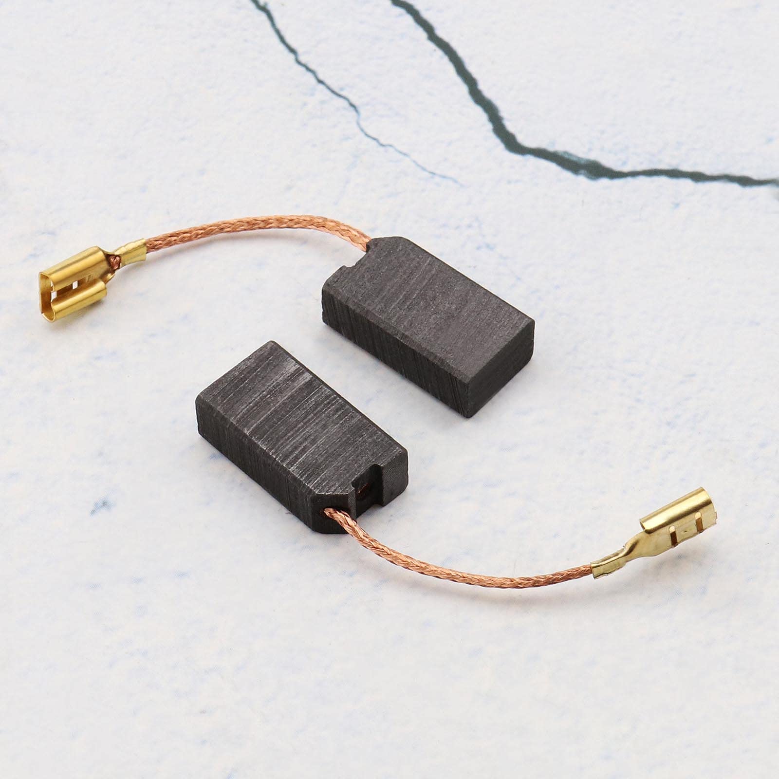 ECSiNG 2 Paires Balais de Charbon 6.3x10x17.5mm Pièce de Rechange de Moteur Compatible avec HILTI TE14 TE15 TE15C TE18M TE24 TE25 TE104 Accessoires d'outils Électriques