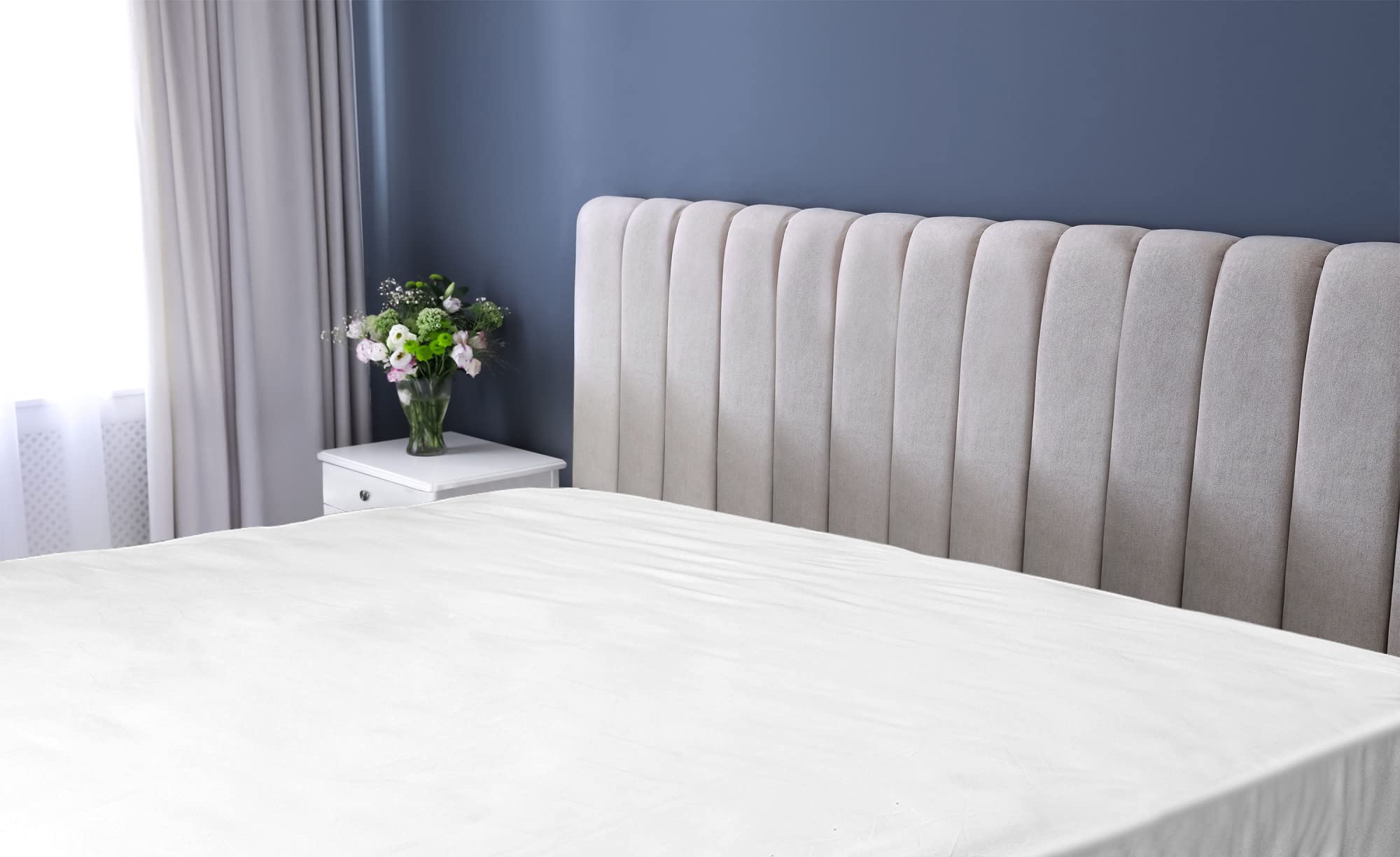 Ambesonne Black and White Fitted Sheet, Monochrome Floral Framework Herbs Swirled Leaves Botanical Sketchy Bouquet, Bed Cover with All-Round Elastic Deep Pocket for Comfort, Full Size, Black Ivory