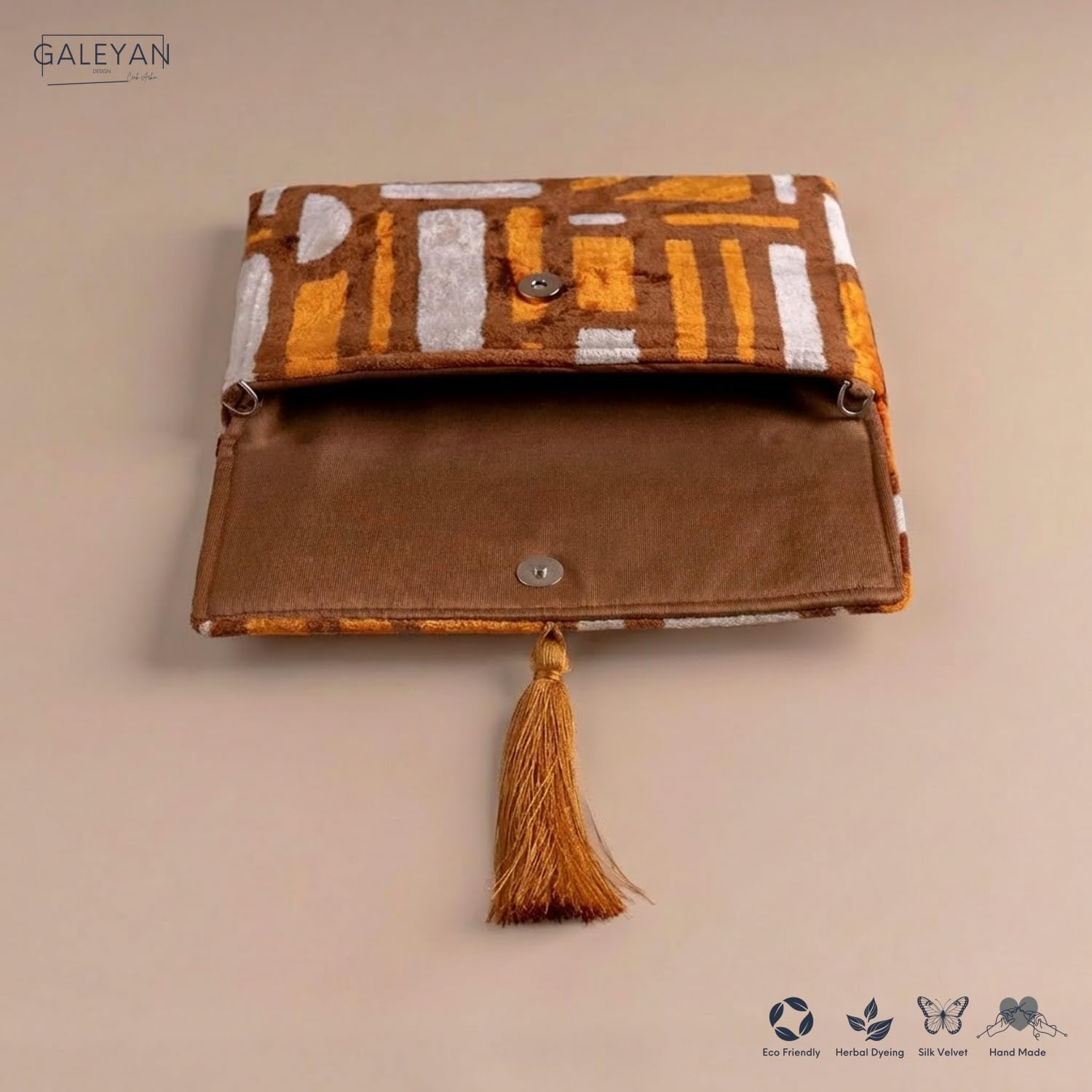 Bolso Ikat de terciopelo de seda hecho a mano, estilo sobre, diseño bohemio, patrón étnico, opción de correa de cadena, bolso de mano de fiesta de noche, bolso de mano de alta calidad, blanco