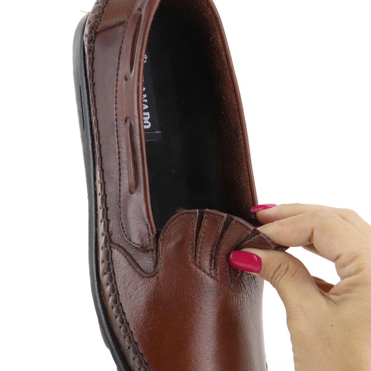 Sapatilha Masculina em Couro Legítimo, Calce Fácil, Estilo Esportivo em promoção! Veja a oferta e mais achadinhos de Sapatos 7 Hoje é o melhor dia para comprar Sapatilha Masculina em Couro Legítimo, Calce Fácil, Estilo Esportivo com aquele preço maroto! Promoção! Aproveite a oferta! 7