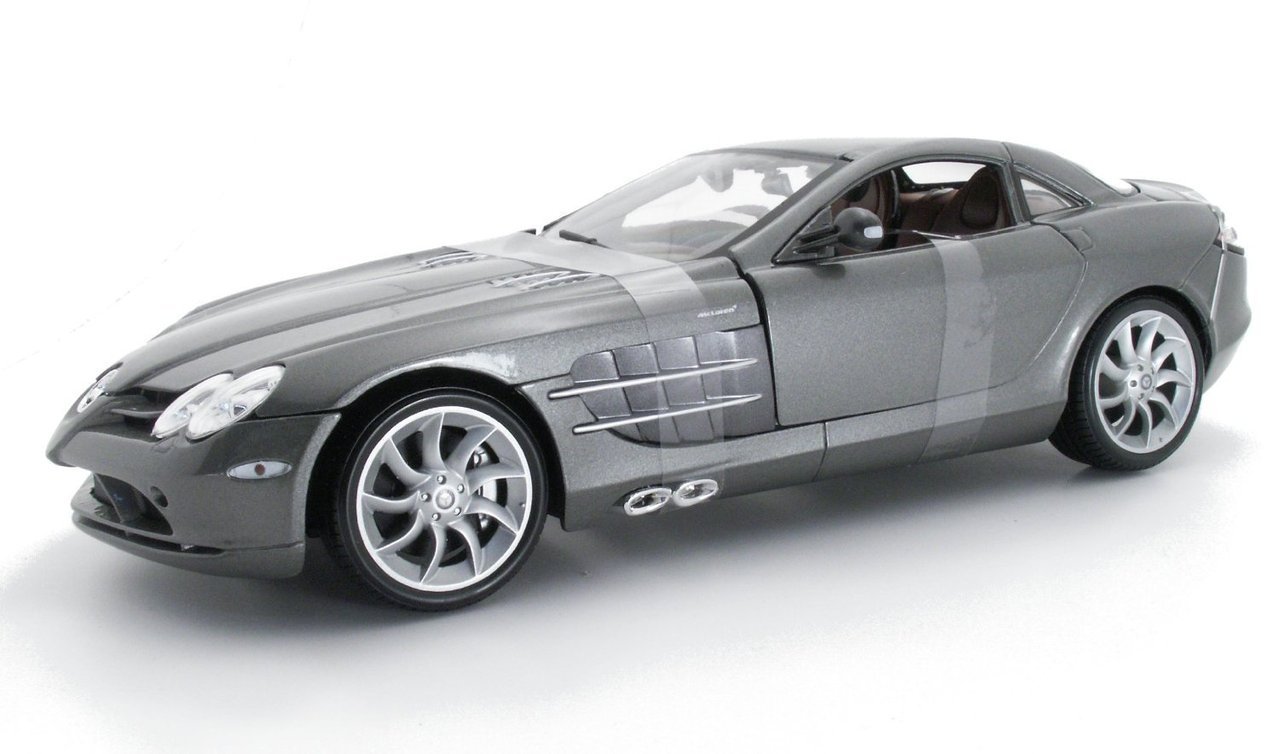 Maisto Mercedes Benz SLR McLaren -1:18 Scale Diecast Model Car