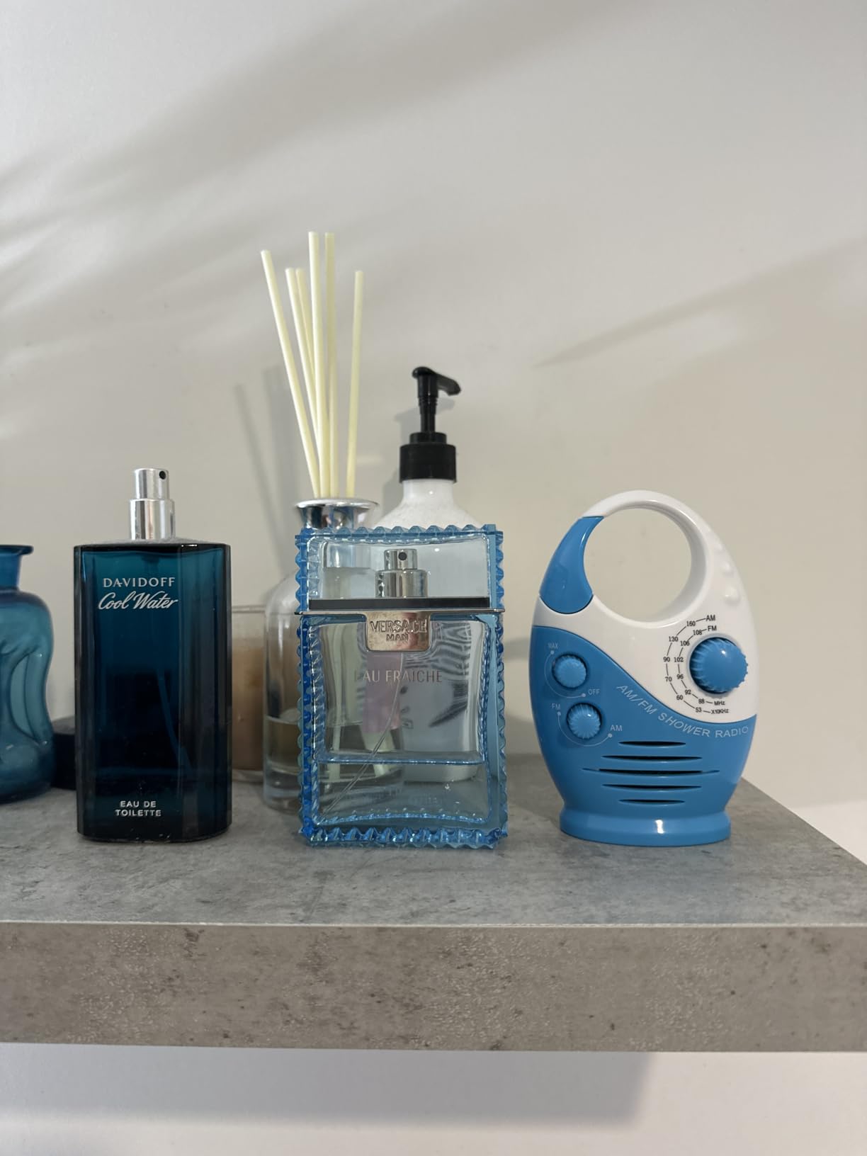 Radio FM étanche Pour Douche - Enceinte Portable Suspendue 10 Cm - Neuve