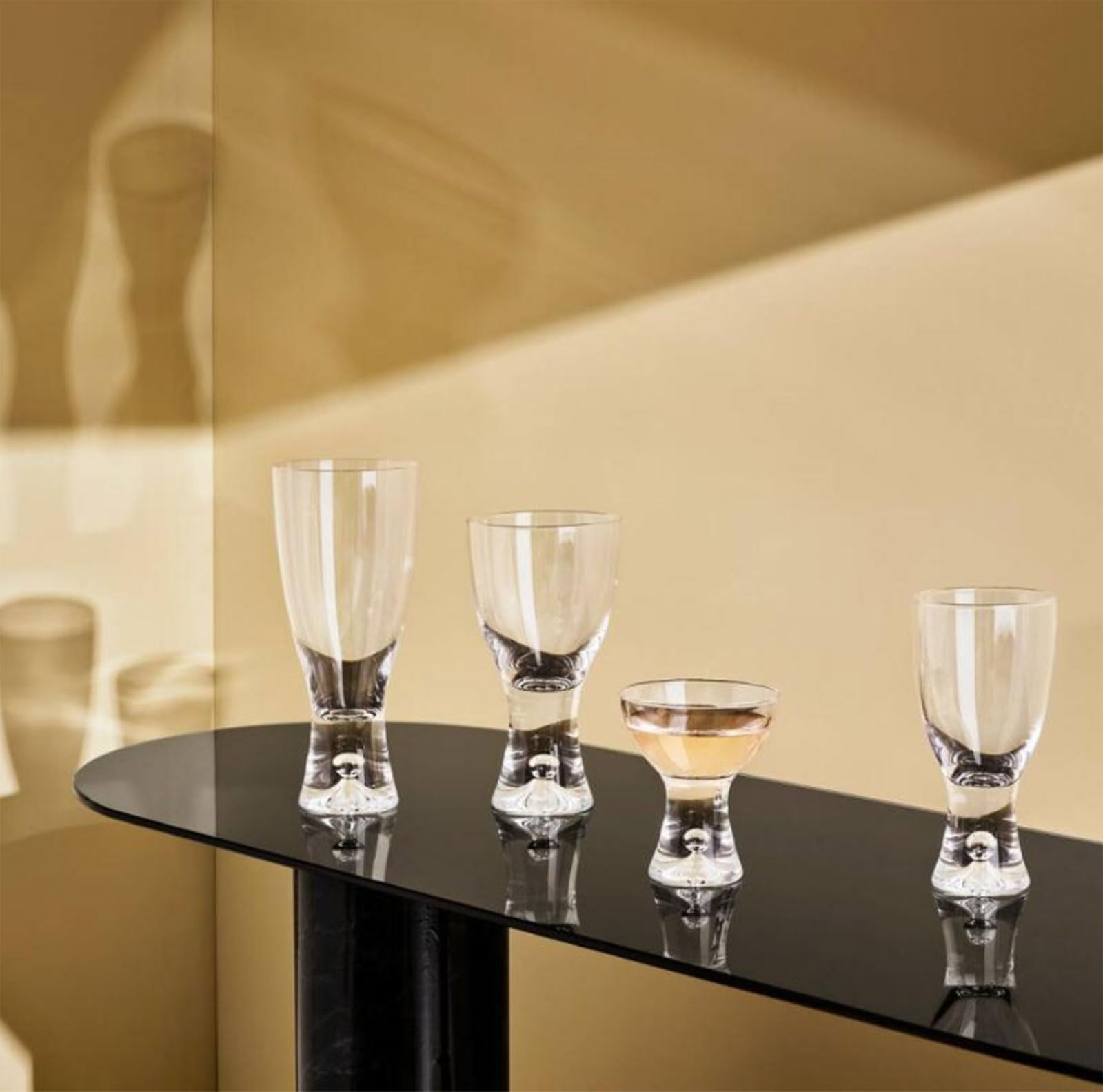 イッタラ  タピオヴィルッカラ オーバルガラスベース ホワイト Amazon｜【正規輸入品】 イッタラ タピオ ホワイト ワイングラス 180ml