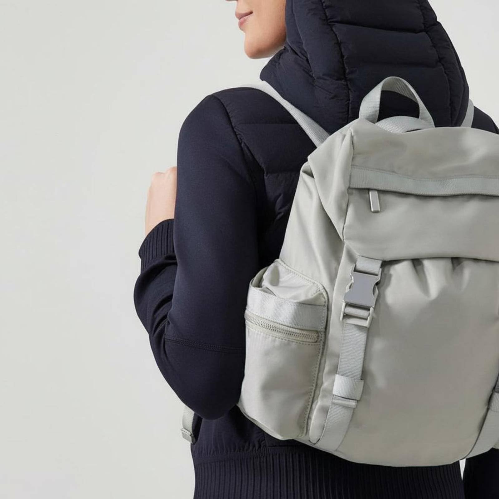 Zaino da Viaggio Unisex con Grande Capacità Tasche Multiple Tessuto Resistente All’acqua Spallacci Ergonomici Perfetto per Lavoro Escursioni, Nero, Nero