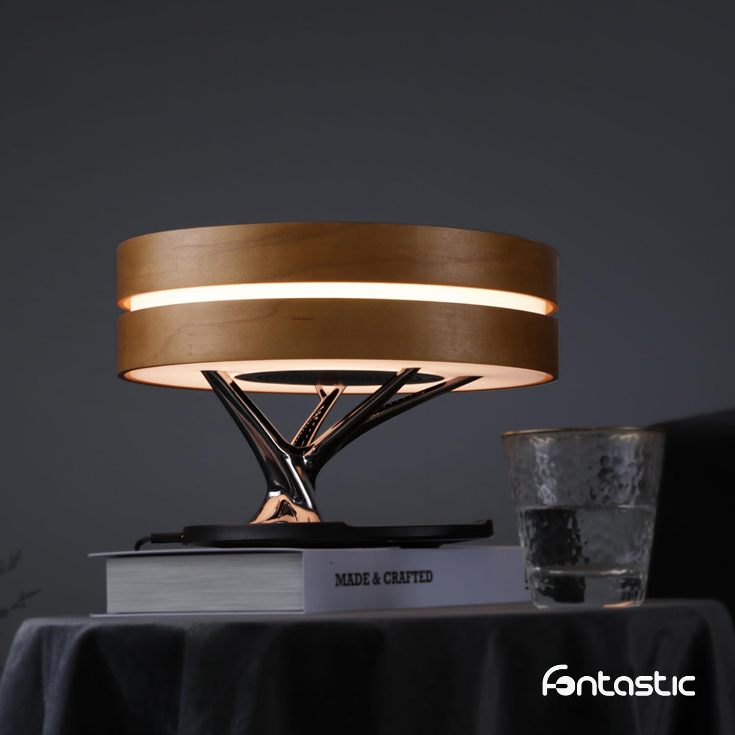 Fontastic „Icona“ LED Nachttischlampe Touch dimmbar, multifunktionelle Tischlampe mit kabelloser Ladefunktion, Bluetooth Lautsprecher und Timer, Designer-Tischleuchte inkl. TWS-Speaker