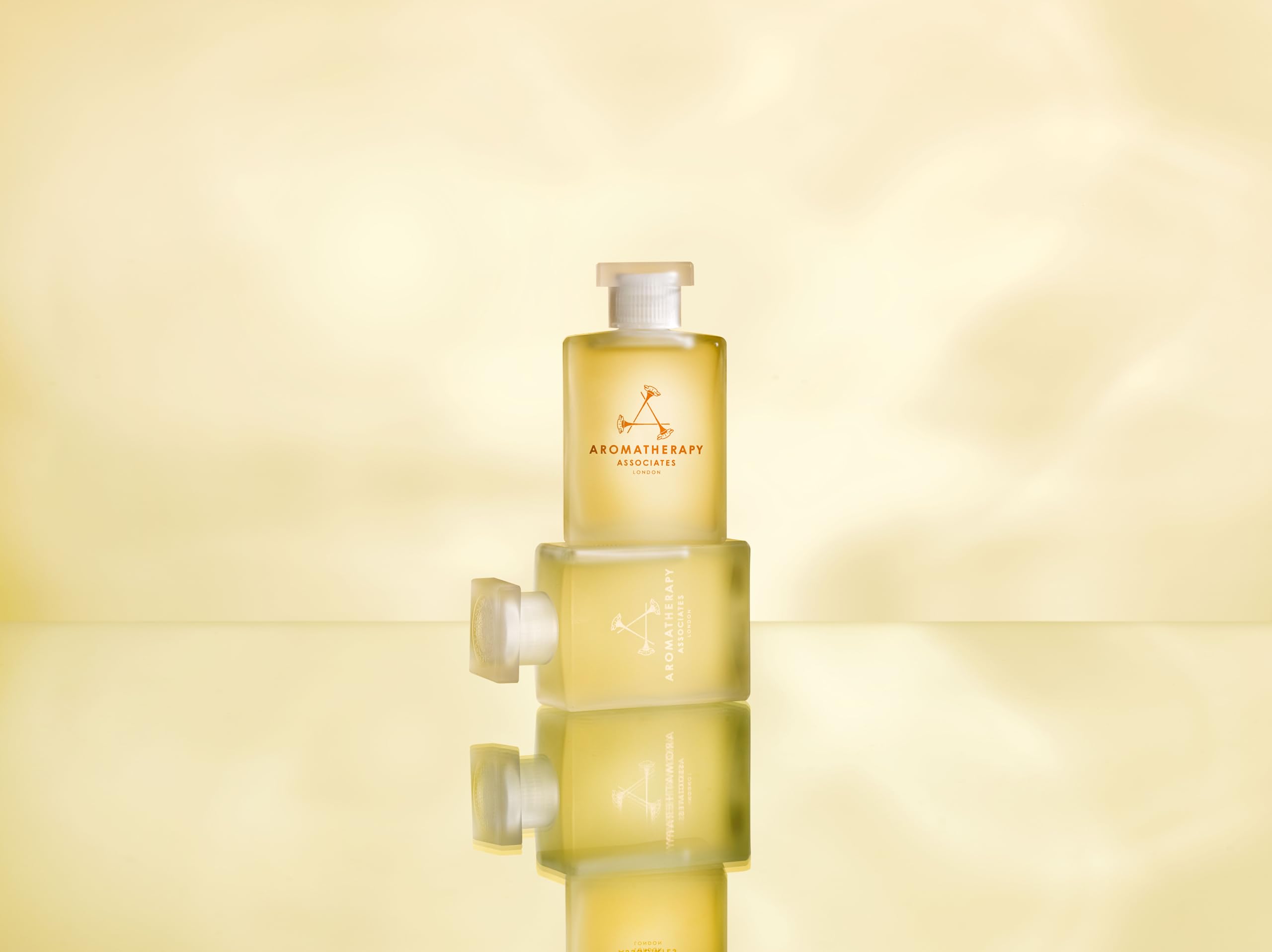 Aromatherapy Associates Bade- und Duschöl, Luxus-Spa, natürliches Bad, Badeöl, vegan, tierversuchsfrei, umweltfreundlich (De-Stress-Muskelbad- und Duschöl, 55 ml)