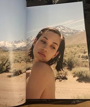 ラスト！【激レア！】水原希子直筆サイン　写真集　夢の続き Amazon.com: Japanese model Kiko Mizuhara PHOTO BOOK 夢の続き