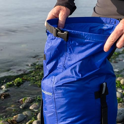 Vista 8 de AquaQuest Himal Mochila - Bolsa seca 100% impermeable de 30L - Ligera - Azul, Negro