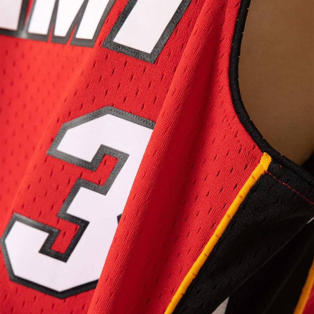 Dwyane Wade Miami Heat Alternate 2005-06 Mens Swingman Jersey