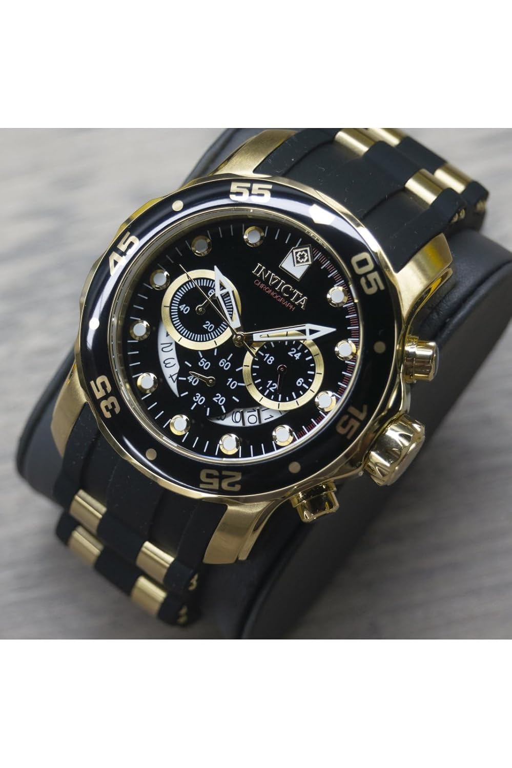 Relógio masculino Invicta 6981 Pro Diver Collection, cronógrafo, mostrador preto em promoção! Veja a oferta e mais achadinhos de Relógios de pulso 3 Hoje é o melhor dia para comprar Relógio masculino Invicta 6981 Pro Diver Collection, cronógrafo, mostrador preto com aquele preço maroto! Promoção! Aproveite a oferta! 3