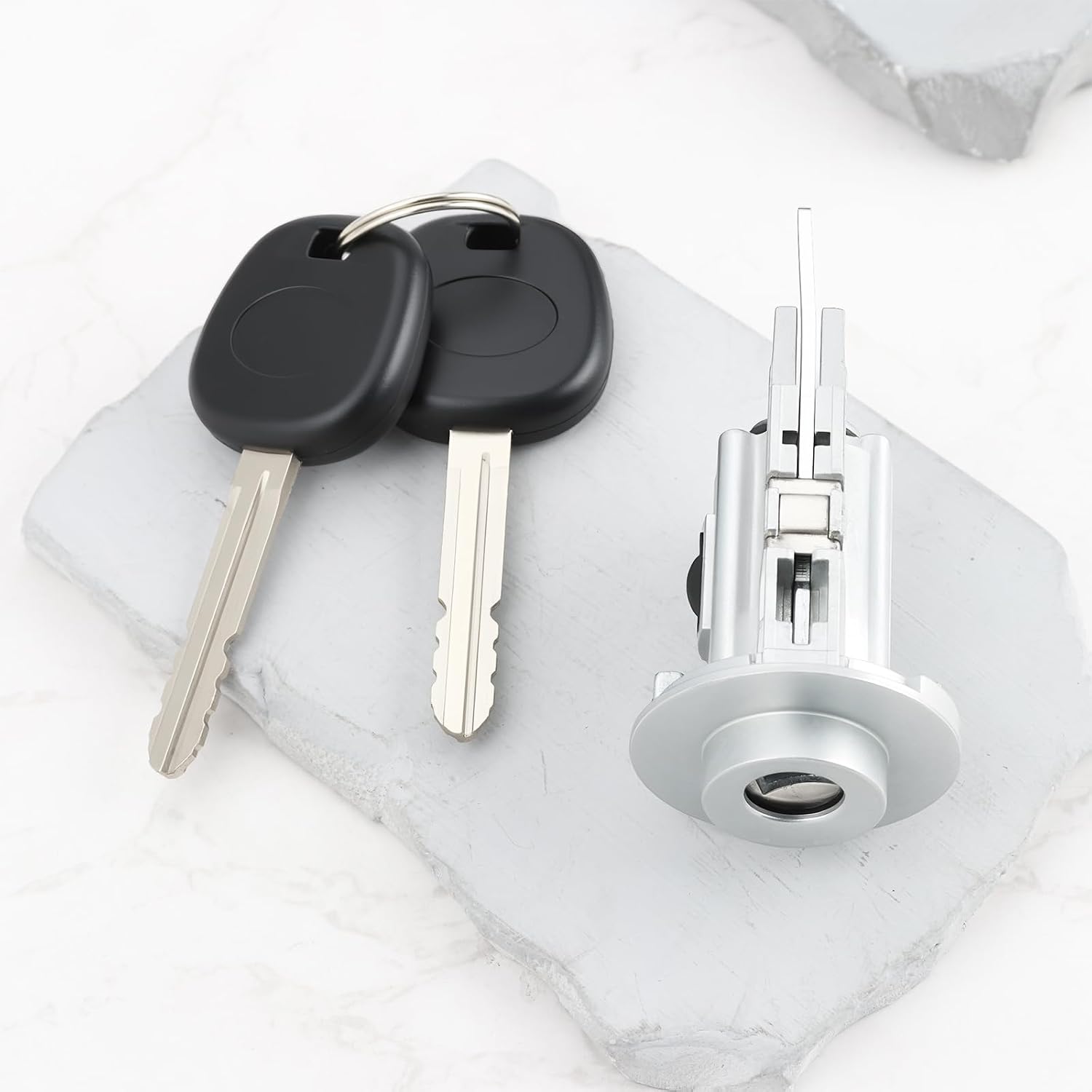 1 Set Ignition Lock Cylinder Switch with 2 Keys 69057-02140 69057-17170 Compatible with Toyota Corolla Matrix 2003-2008