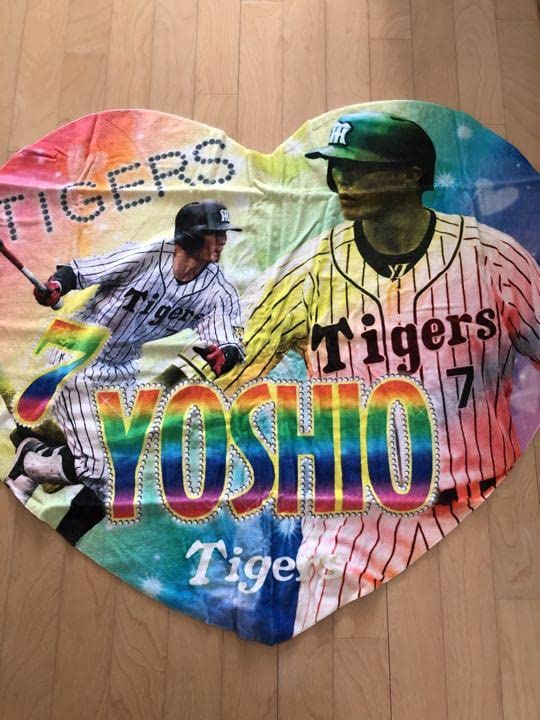 【値下げ不可】阪神タイガース　糸井　ハート型タオル Amazon.co.jp: 阪神タイガース 糸井 ハート型タオル : おもちゃ