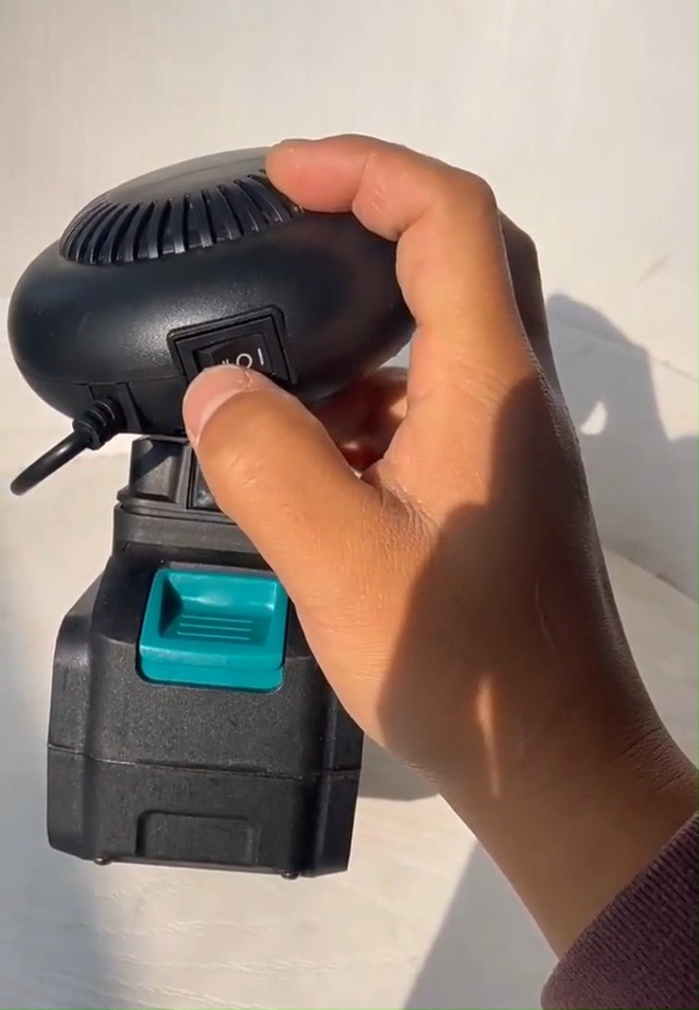 Chauffage Portable Sans Fil à Piles - Pour Voiture, Atelier, Désembuage, Dégivrage - Rotation 360°, 2 Réglages Chaleur