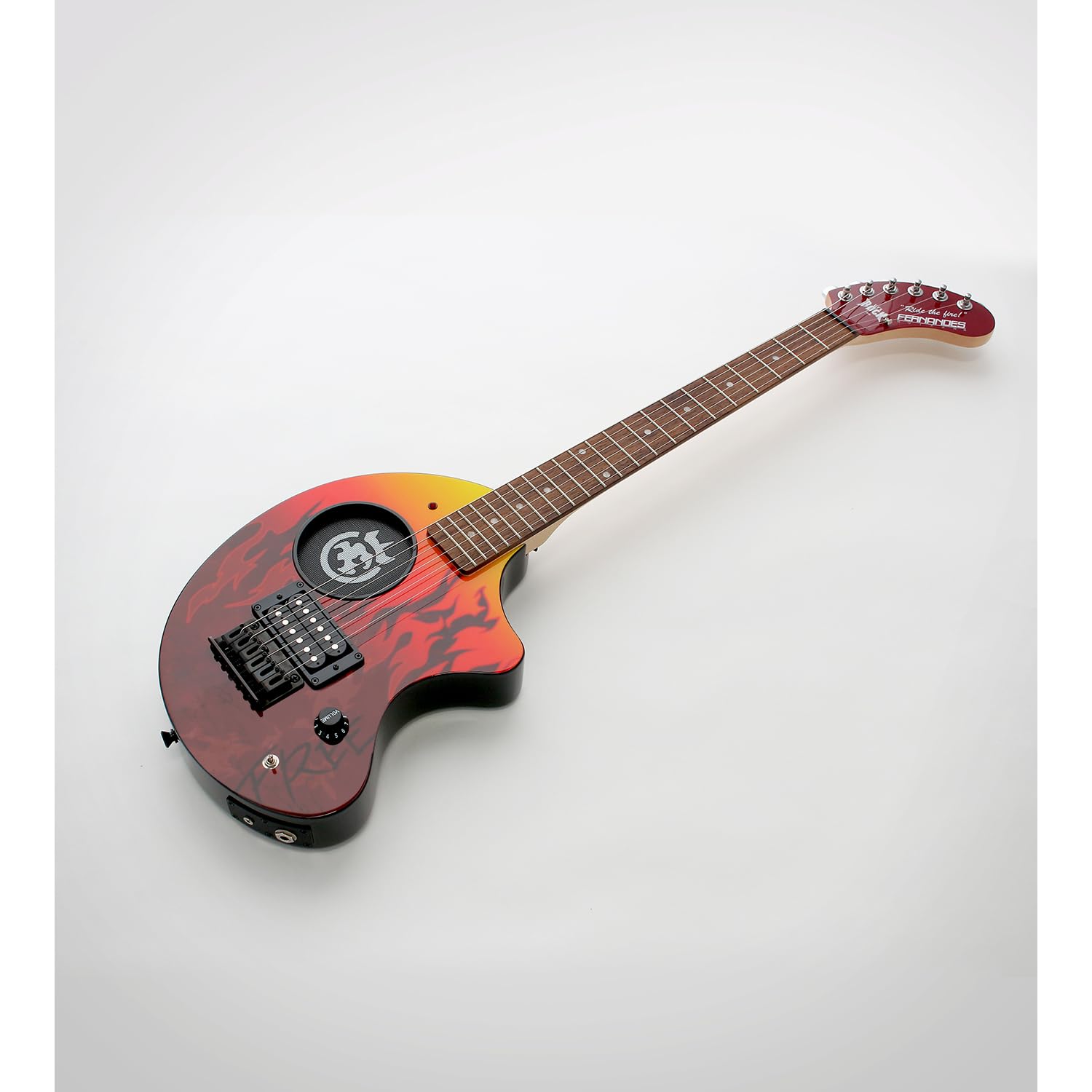 Amazon.co.jp: GUILTY GEAR TM STRIVE FERNANDES Collaboration Sol