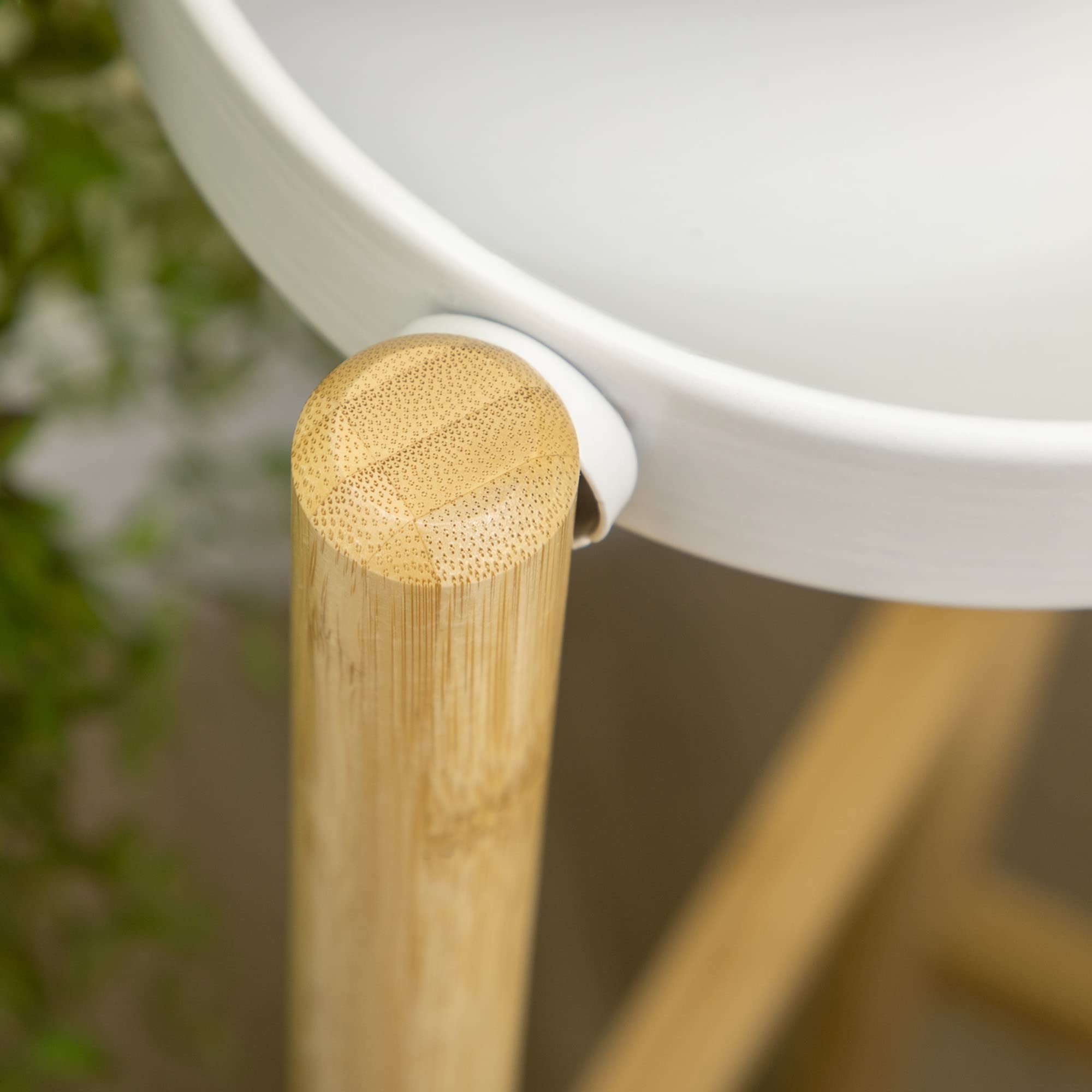Outsunny Support pour plantes piédestal 4 niveaux 28 x 28 x 80 cm Blanc | Étagère à Fleurs, Étagères Rondes, Bambou et Métal, pour Extérieur Intérieur