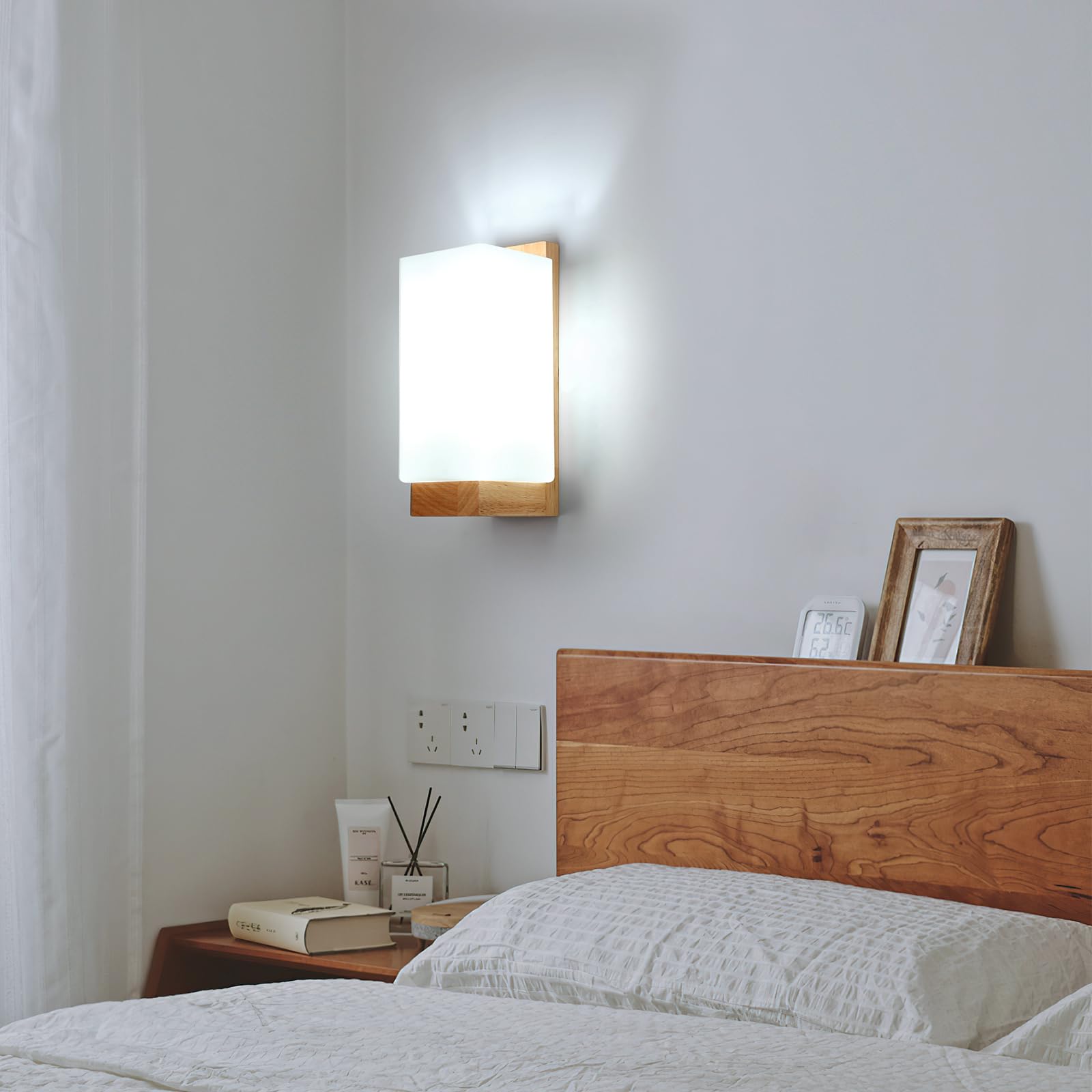 Applique Murale Intérieure Bois E27, Moderne Lampe Murale avec Abat-jour en Verre, Luminaire Murale Chambre Décoration Intérieure pour Cuisine, Salon, Couloir