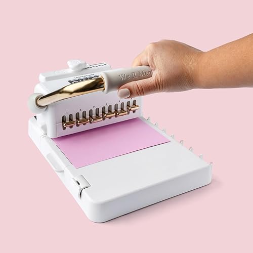 Vista 12 de We R Memory Keepers, Máquina encuadernadora de libros de cincha 2, rosa/blanco, diseño fácil de usar con regla deslizante, compatible con bobinas